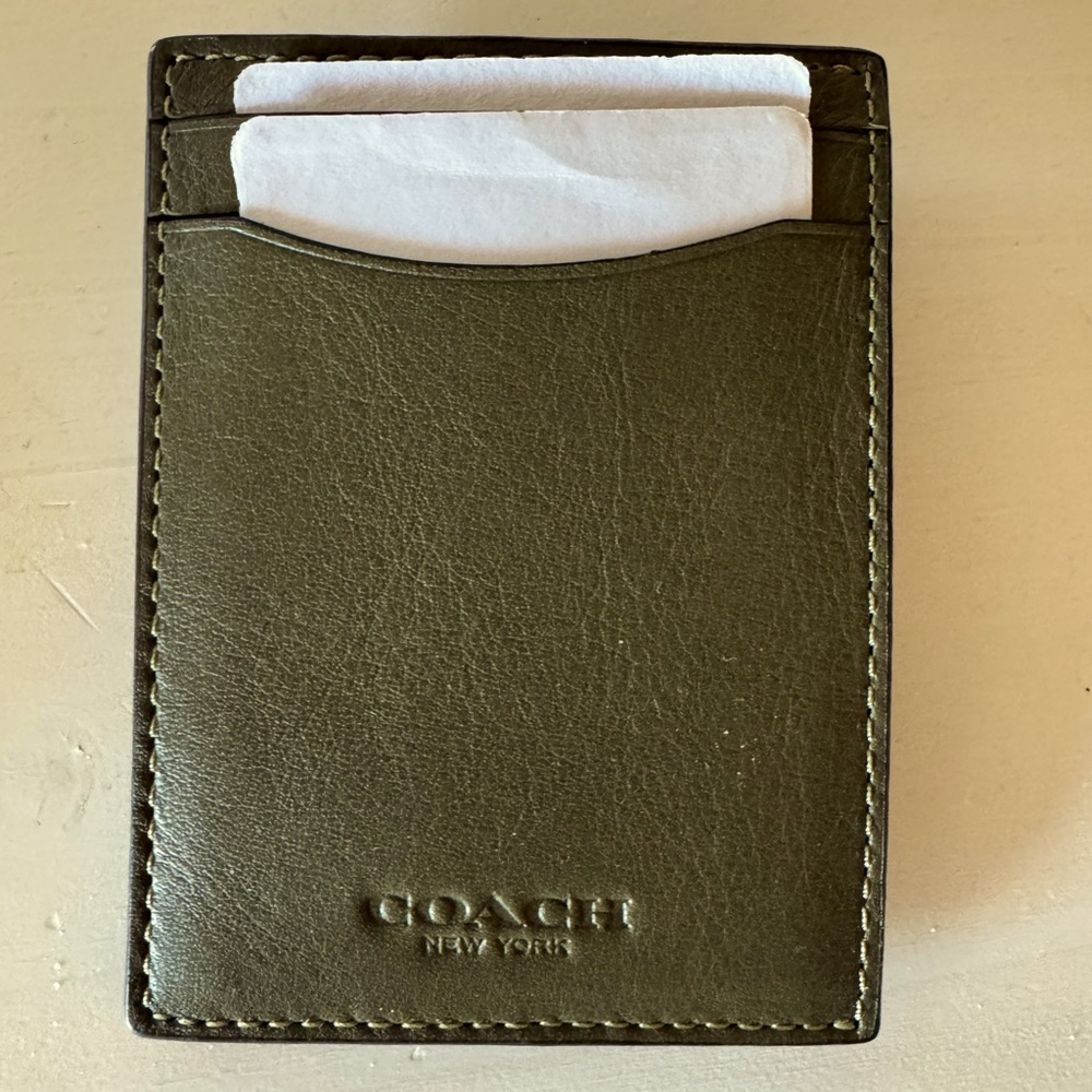 Coach money clip
Army Green
